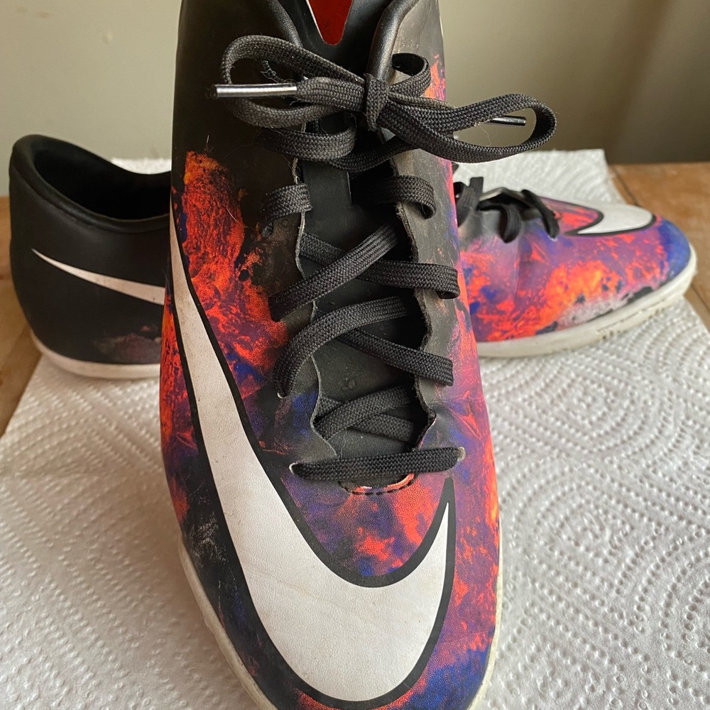 Nike mercurial cr7 soccer shoes size 9